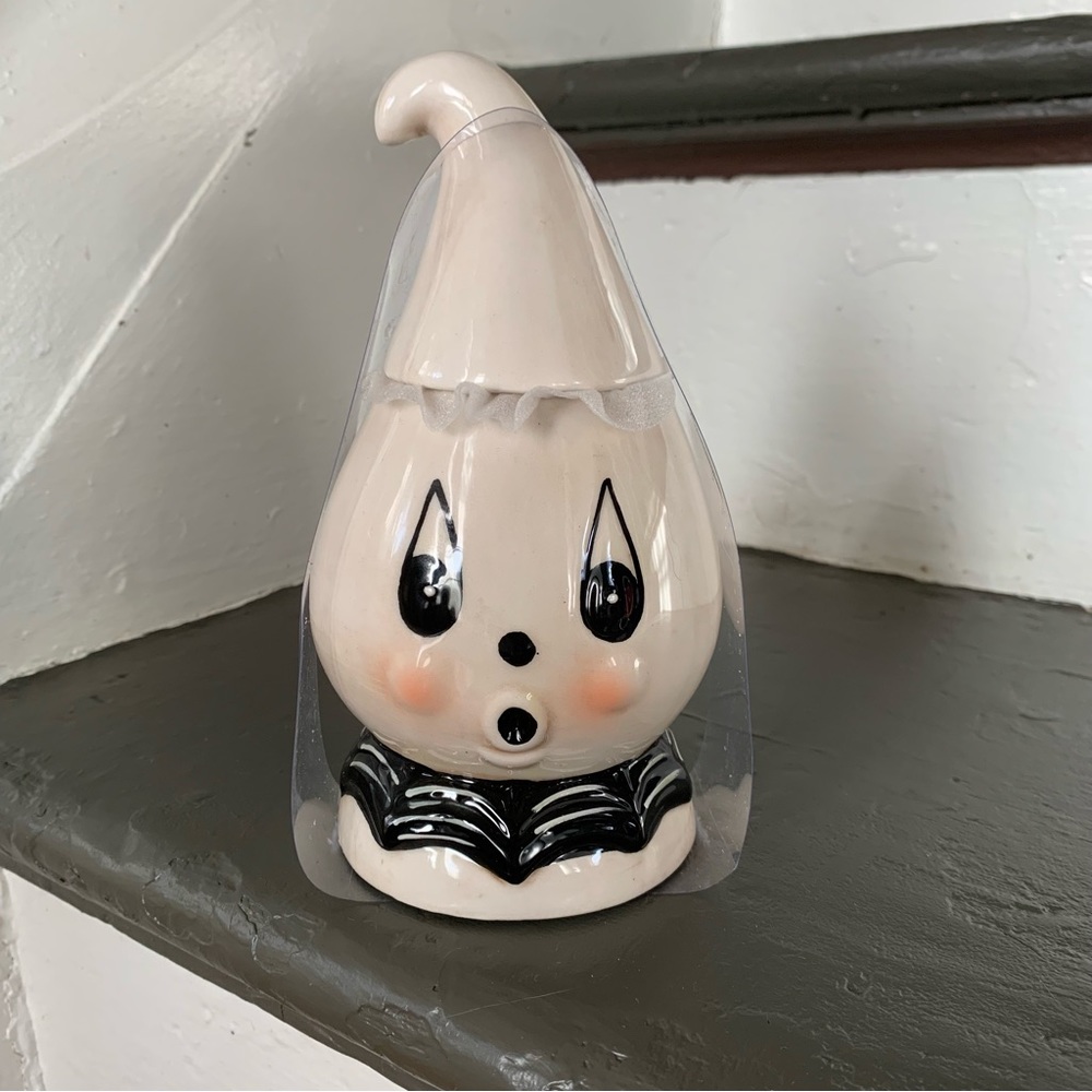 Johanna Parker Gus Ghost Canister
